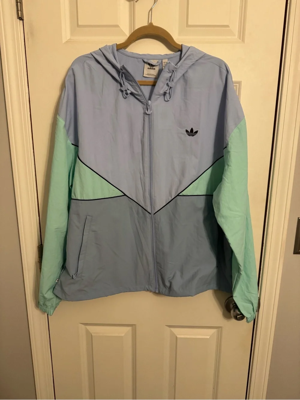 Adidas Men’s Sz. lg Windbreaker